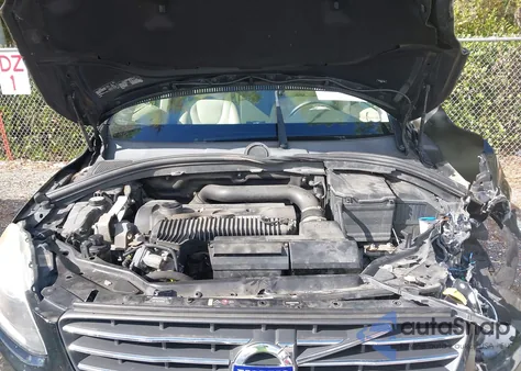 2015 Volvo Xc60 T5/T5 Premier z USA, uszkodzony, nr VIN YV4612RK9F2738168